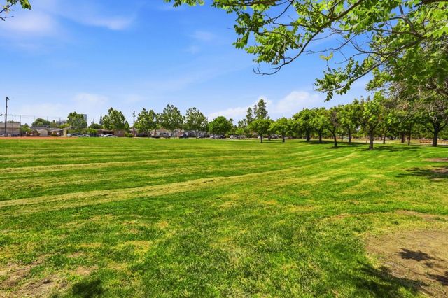 800 N 8th Street 305, San Jose, CA 95112