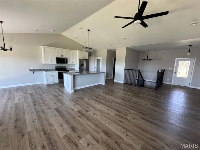 726 Deerfield Lane, Farmington, MO 63640