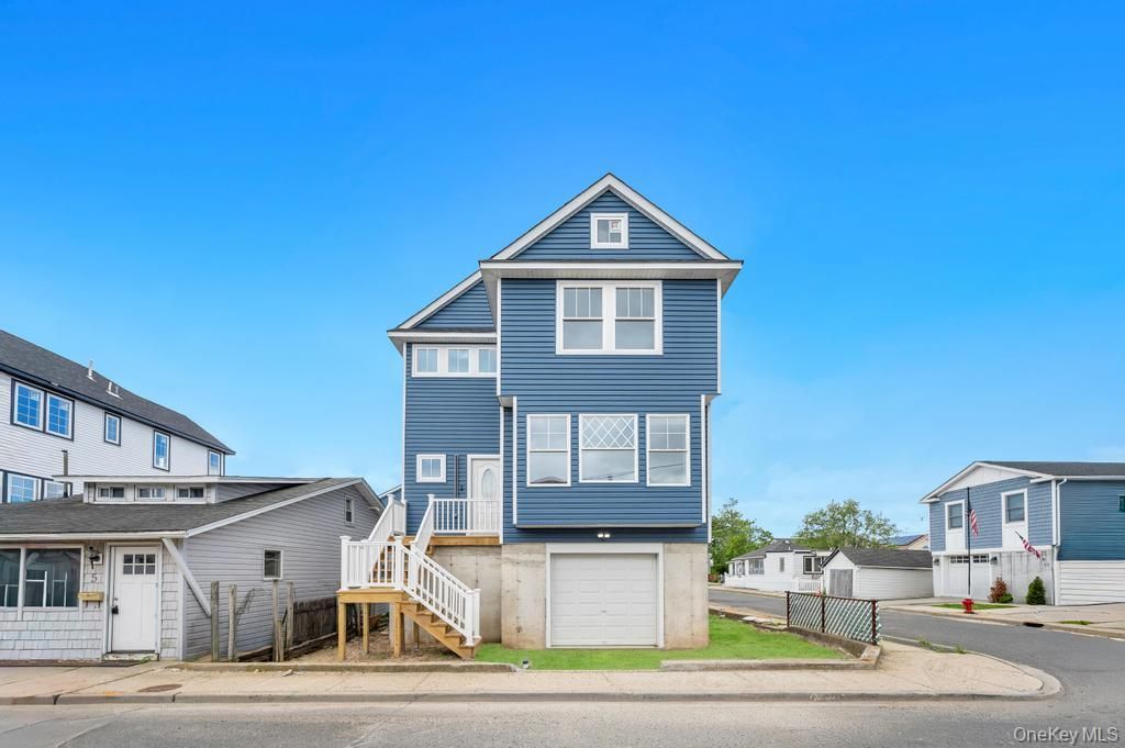 10 8th Avenue, East Rockaway, NY 11518