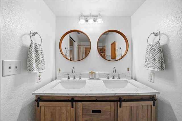 685 NW 67TH PLACE, Ocala, FL 34475