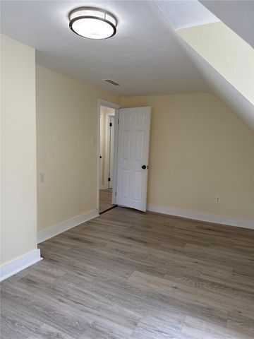 293 Greenlee Rd, Brentwood, PA 15227