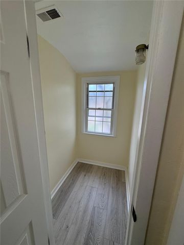 293 Greenlee Rd, Brentwood, PA 15227