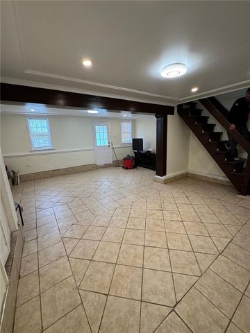 293 Greenlee Rd, Brentwood, PA 15227