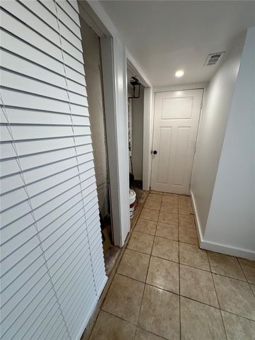 293 Greenlee Rd, Brentwood, PA 15227