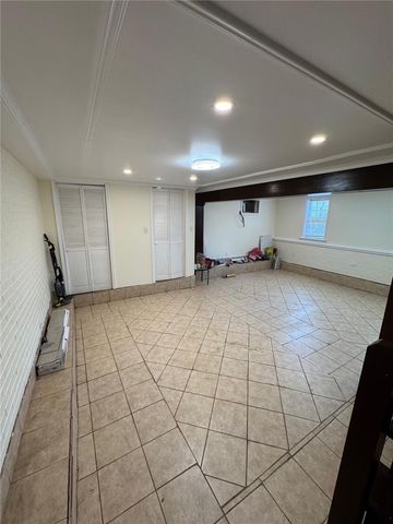 293 Greenlee Rd, Brentwood, PA 15227