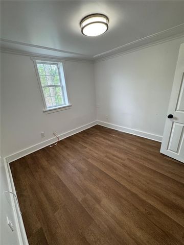 293 Greenlee Rd, Brentwood, PA 15227
