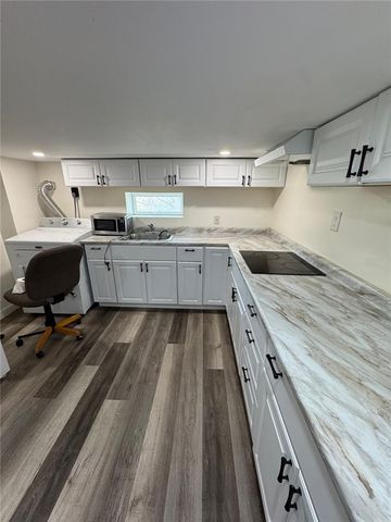 293 Greenlee Rd, Brentwood, PA 15227