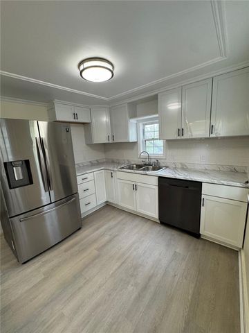 293 Greenlee Rd, Brentwood, PA 15227
