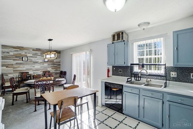 2505 Foxcove Court, Cincinnati, OH 45211