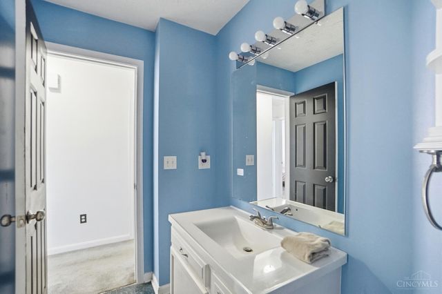 2505 Foxcove Court, Cincinnati, OH 45211