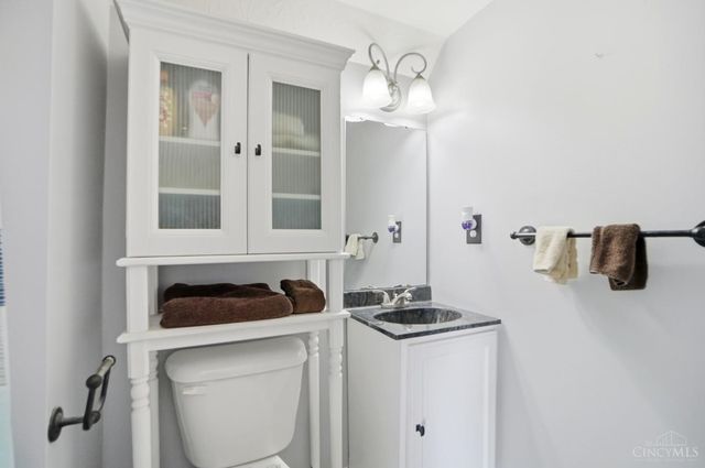 2505 Foxcove Court, Cincinnati, OH 45211