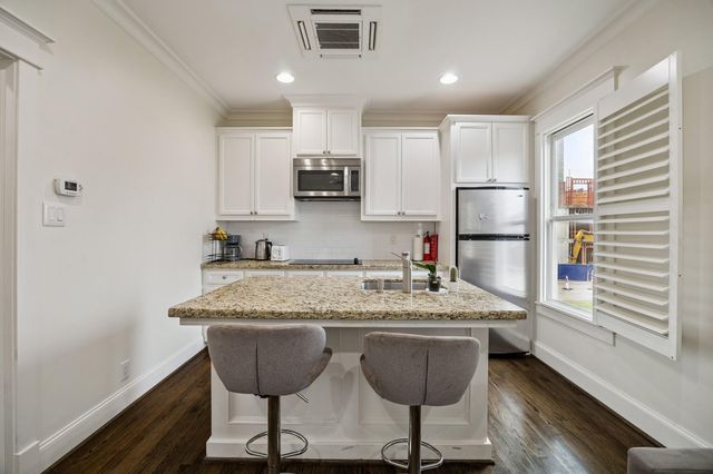 543 W 22nd Street, Houston, TX 77008