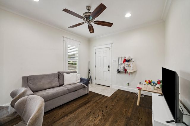 543 W 22nd Street, Houston, TX 77008