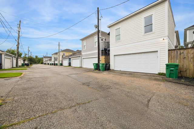 543 W 22nd Street, Houston, TX 77008