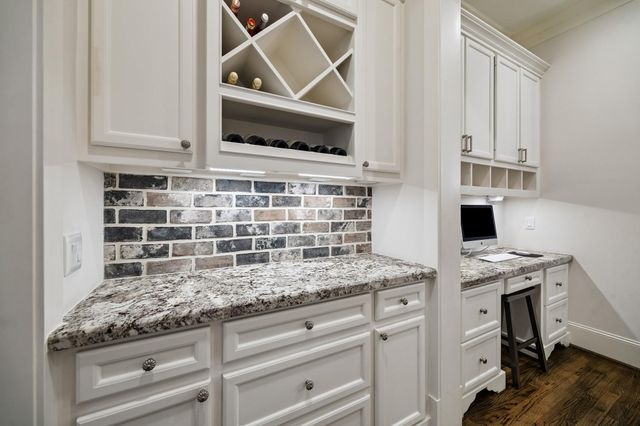 543 W 22nd Street, Houston, TX 77008