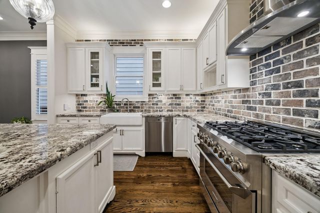 543 W 22nd Street, Houston, TX 77008