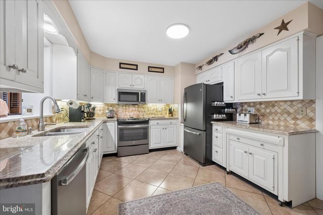 17223 CLOVERLEAF RD, Hagerstown, MD 21740