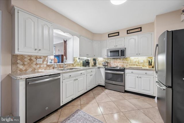 17223 CLOVERLEAF RD, Hagerstown, MD 21740