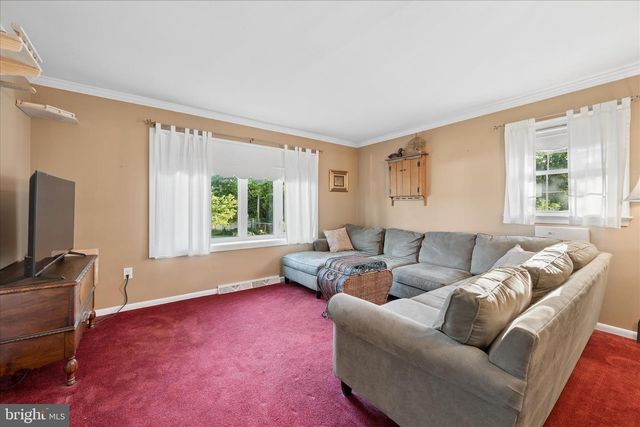 17223 CLOVERLEAF RD, Hagerstown, MD 21740
