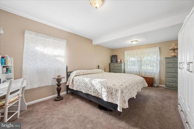 17223 CLOVERLEAF RD, Hagerstown, MD 21740