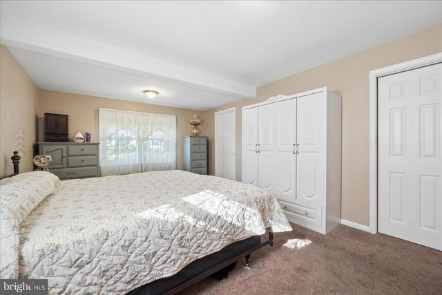 17223 CLOVERLEAF RD, Hagerstown, MD 21740