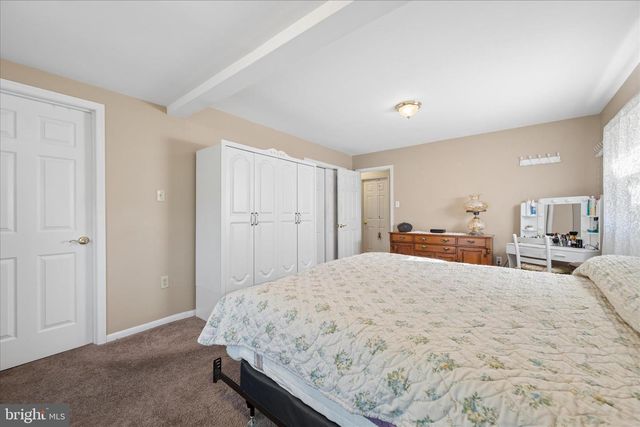 17223 CLOVERLEAF RD, Hagerstown, MD 21740