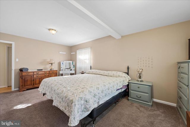 17223 CLOVERLEAF RD, Hagerstown, MD 21740