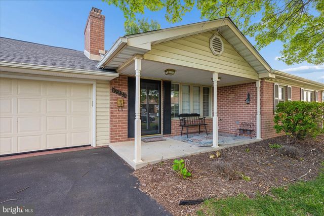 17223 CLOVERLEAF RD, Hagerstown, MD 21740