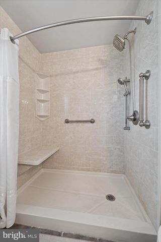 17223 CLOVERLEAF RD, Hagerstown, MD 21740