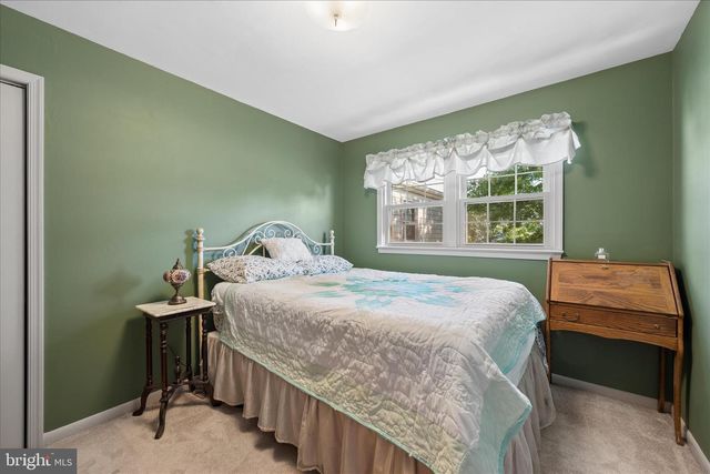 17223 CLOVERLEAF RD, Hagerstown, MD 21740