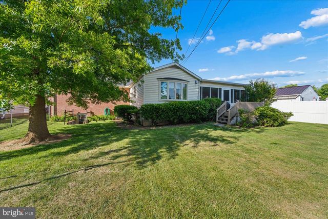 17223 CLOVERLEAF RD, Hagerstown, MD 21740