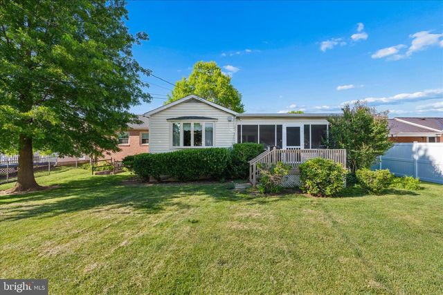 17223 CLOVERLEAF RD, Hagerstown, MD 21740
