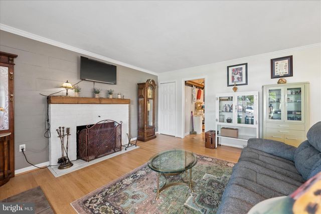 17223 CLOVERLEAF RD, Hagerstown, MD 21740
