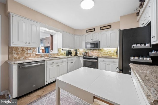 17223 CLOVERLEAF RD, Hagerstown, MD 21740