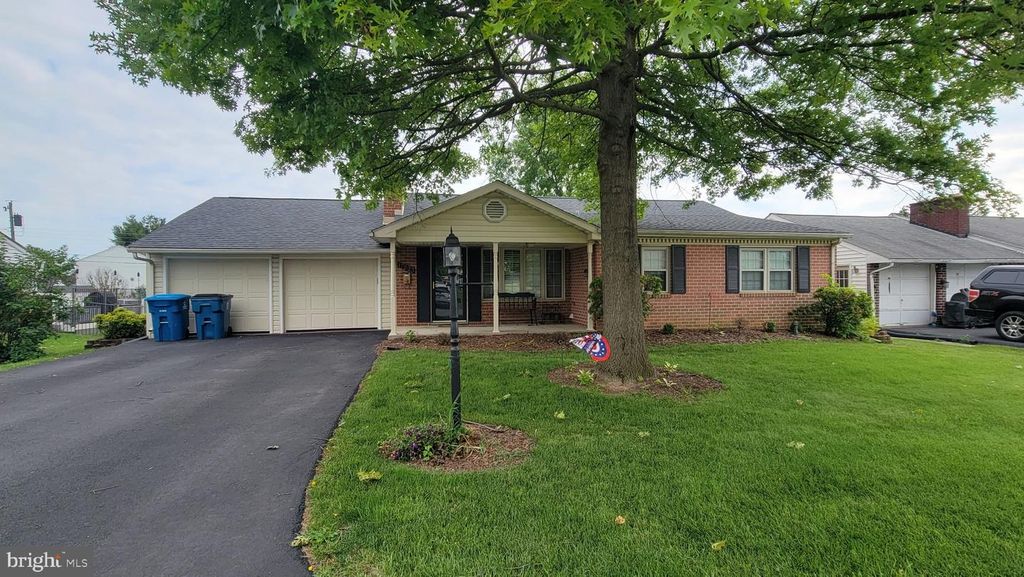 17223 CLOVERLEAF RD, Hagerstown, MD 21740