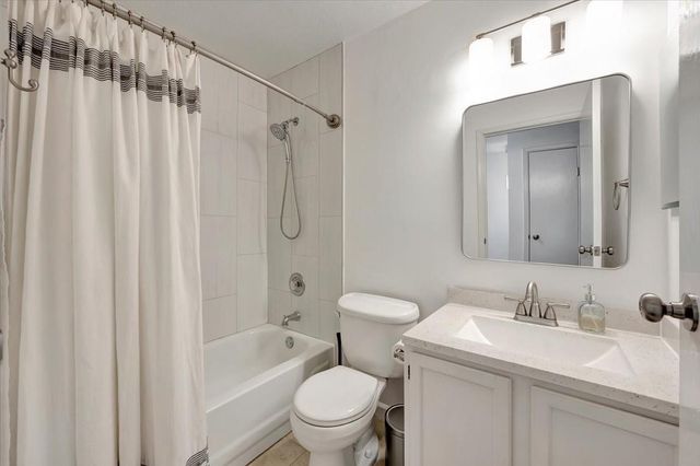 17287 Saturn Lane, Houston, TX 77058