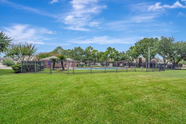 17287 Saturn Lane, Houston, TX 77058