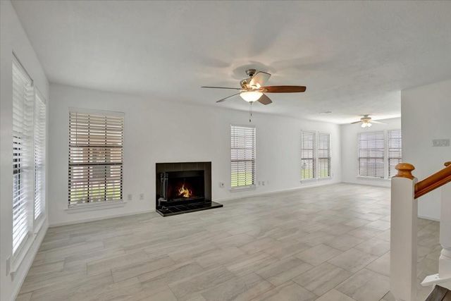 17287 Saturn Lane, Houston, TX 77058