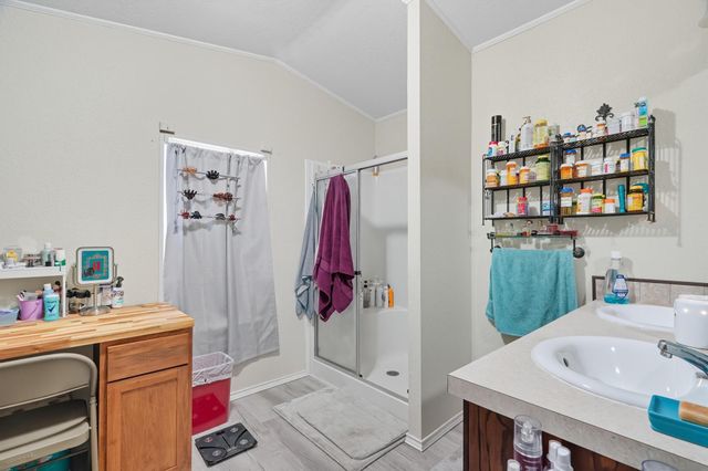 1104 W New Mexico Avenue, Sweetwater, TX 79556