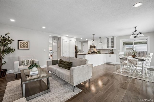 10138 W Roxbury Avenue, Littleton, CO 80127