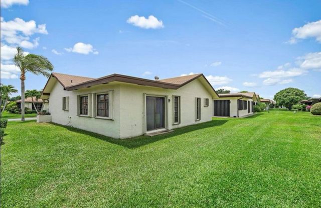 6089 Glentree Lane, Greenacres, FL 33463