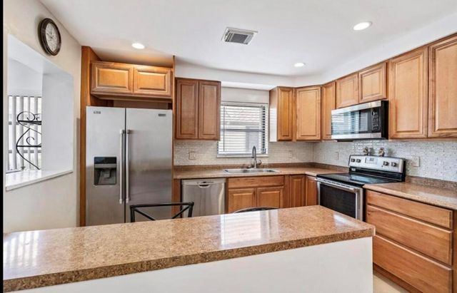 6089 Glentree Lane, Greenacres, FL 33463