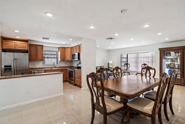 6089 Glentree Lane, Greenacres, FL 33463