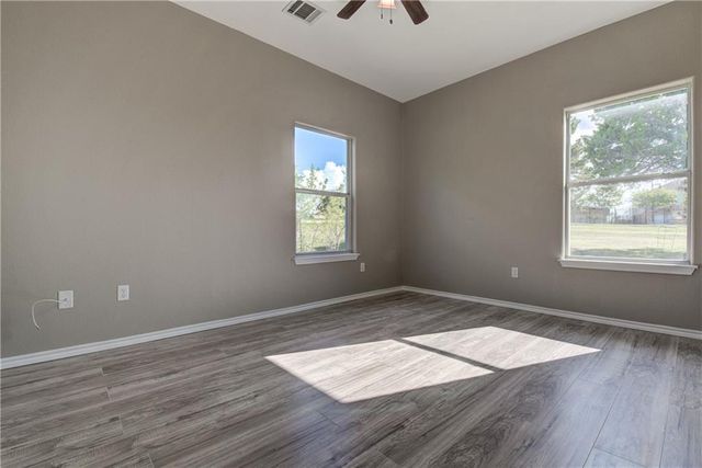 135 Valle Verde DR, Del Valle, TX 78617