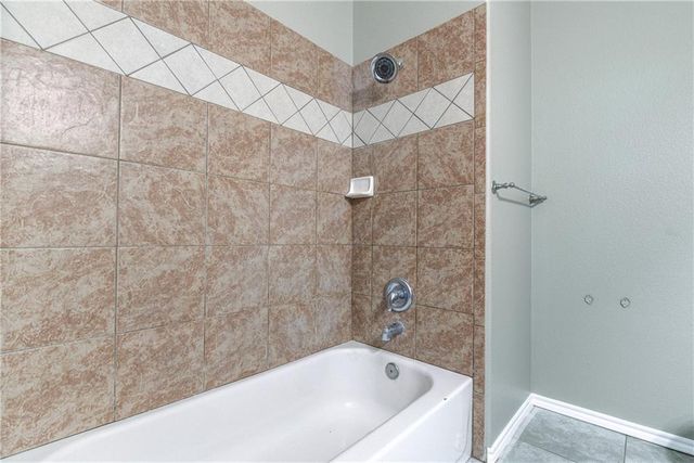 135 Valle Verde DR, Del Valle, TX 78617