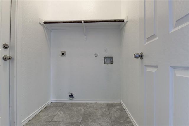 135 Valle Verde DR, Del Valle, TX 78617