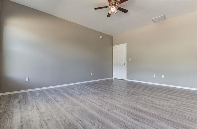 135 Valle Verde DR, Del Valle, TX 78617