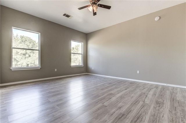 135 Valle Verde DR, Del Valle, TX 78617