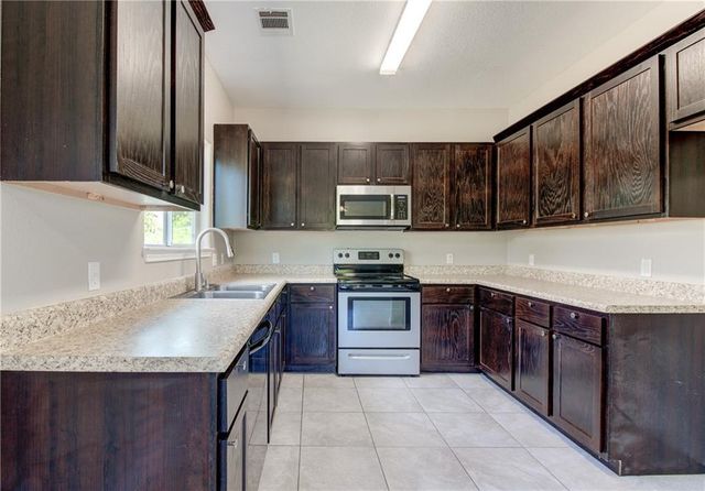 135 Valle Verde DR, Del Valle, TX 78617