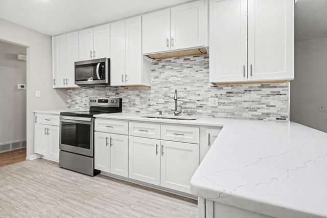 2852 Briarcliff Street, Ann Arbor, MI 48105